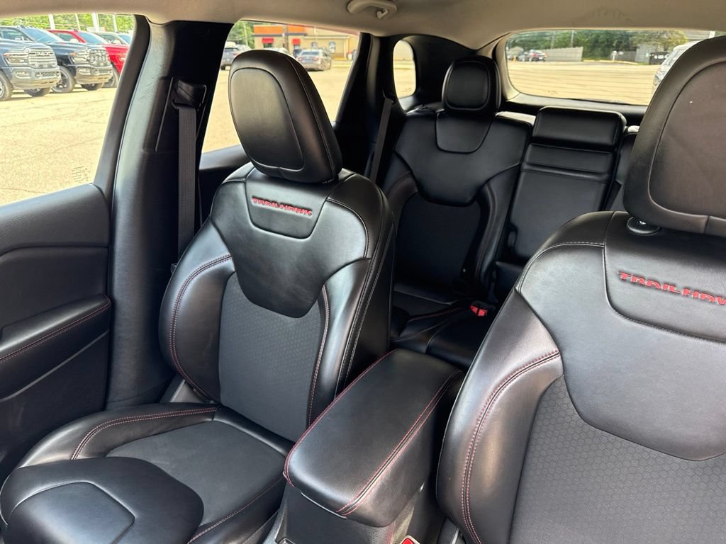 Used 2019 Jeep Cherokee Trailhawk w/ Cold Weather Group AWD/4WD image 47