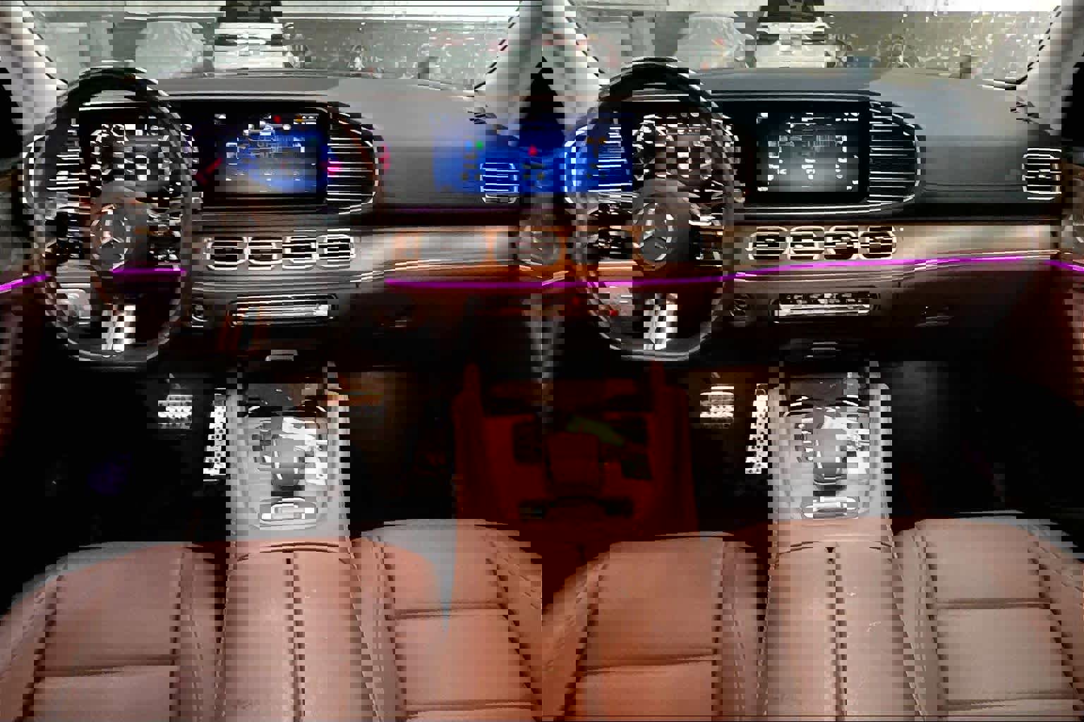 Used 2024 Mercedes-Benz GLS 450 4MATIC image 17