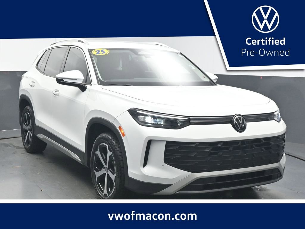 Certified 2025 Volkswagen Tiguan SE FWD image 1