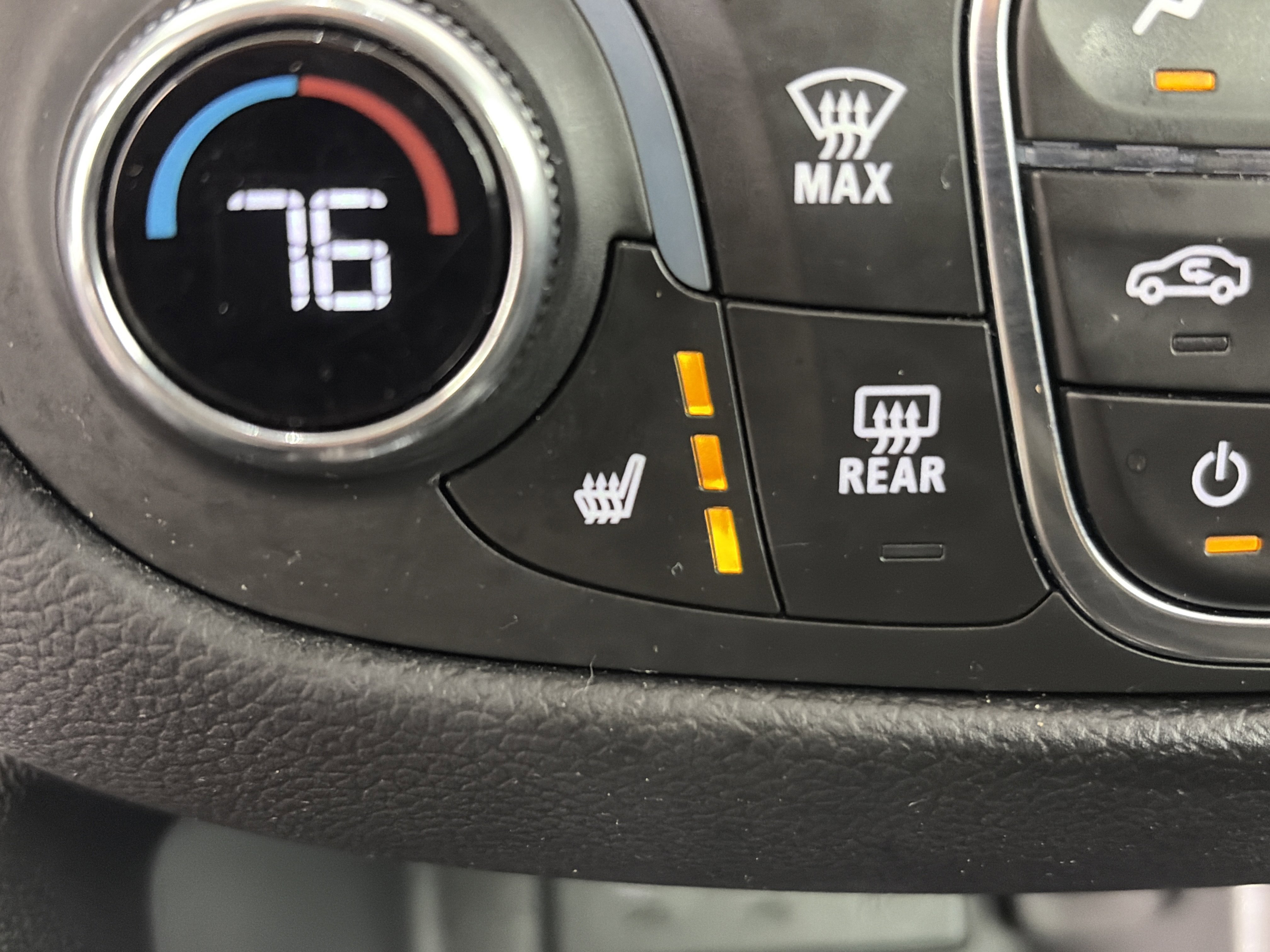 Used 2023 Chevrolet Equinox LT image 22