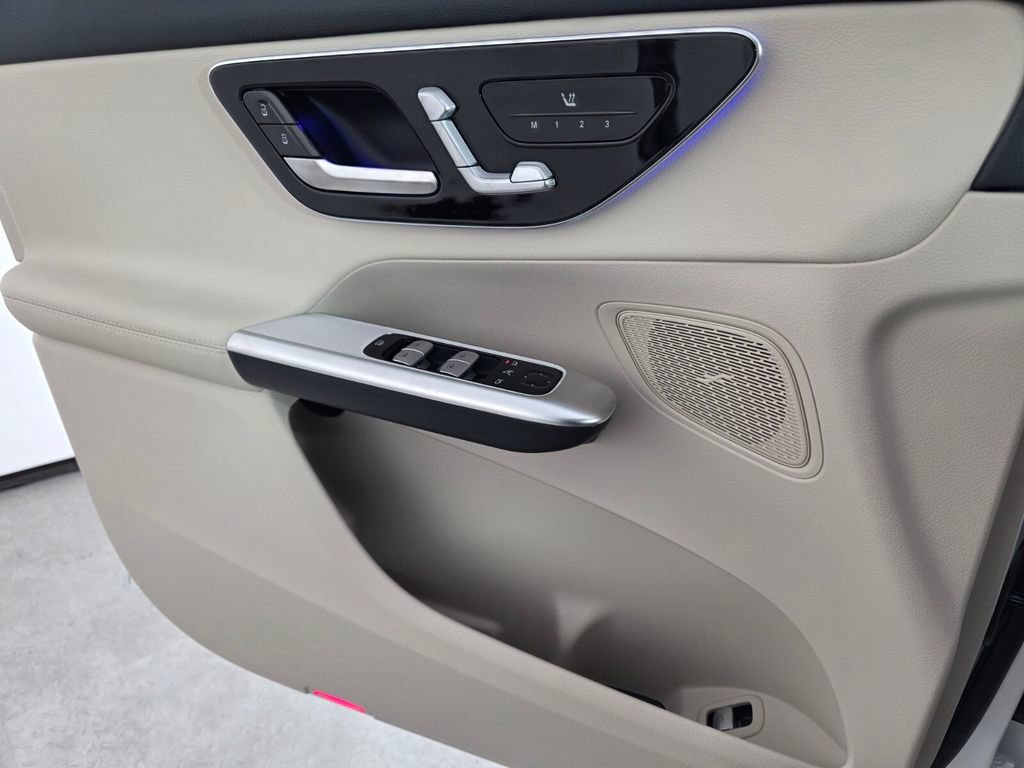 New 2026 Mercedes-Benz GLC 300 4MATIC image 17