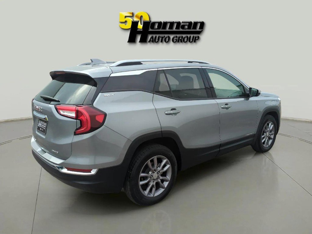 Used 2024 GMC Terrain SLT image 5