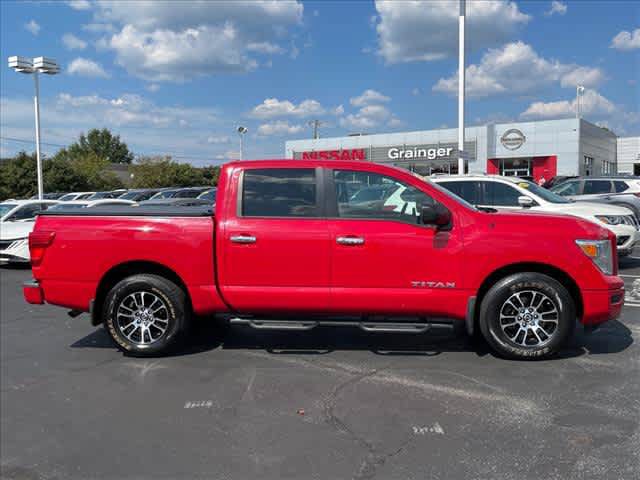 Used 2021 Nissan Titan SV w/ SV Convenience Package RWD image 2