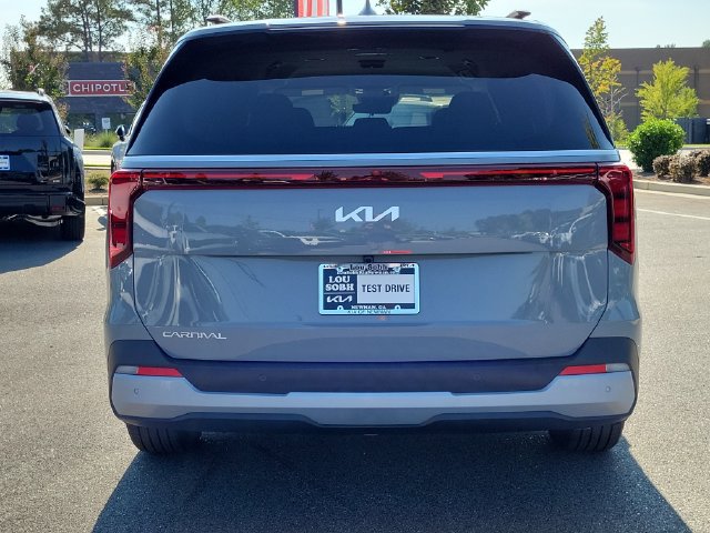 New 2027 Kia Carnival EX FWD image 5