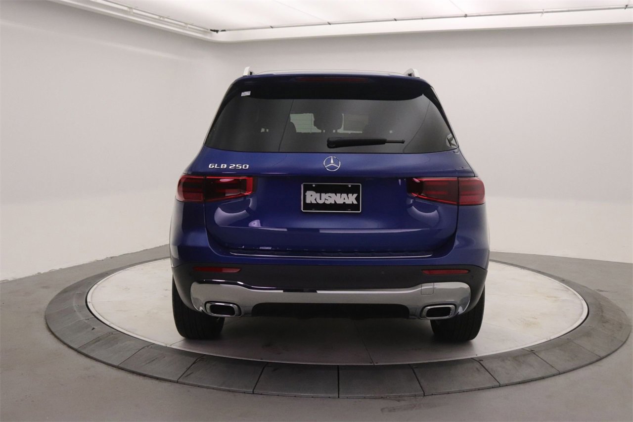 New 2026 Mercedes-Benz GLB 250 image 3