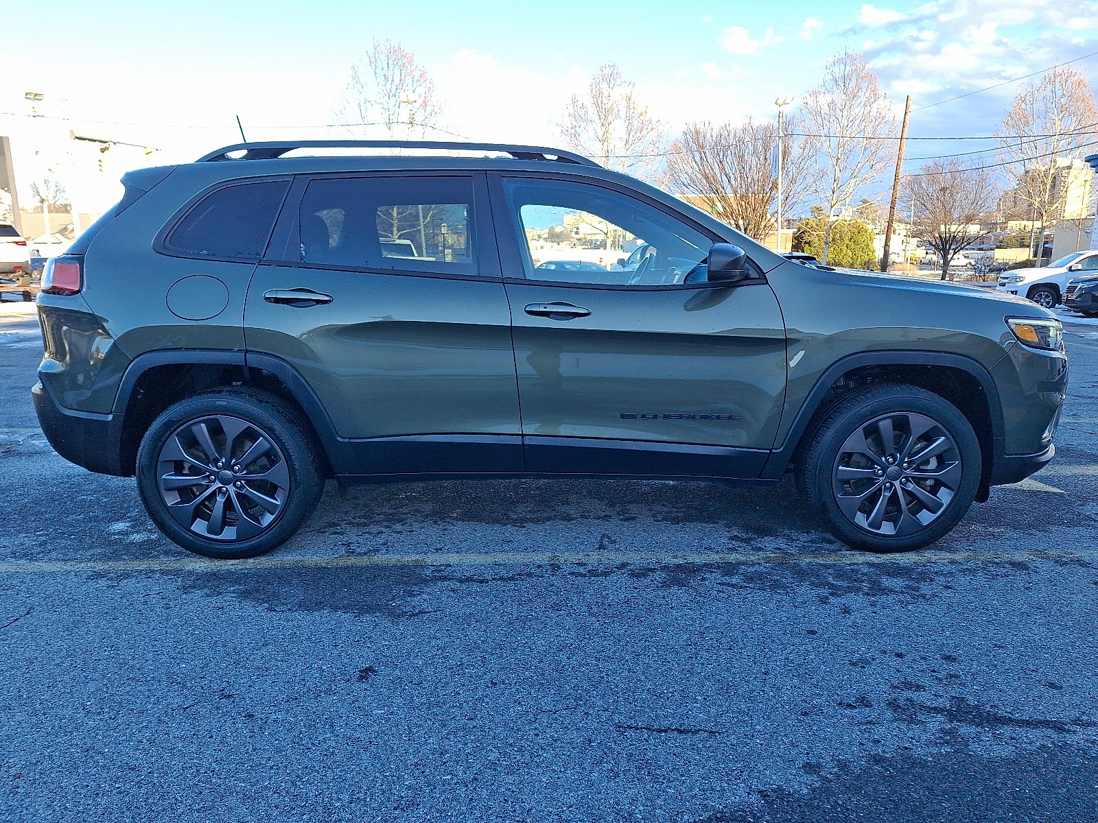 Used 2021 Jeep Cherokee Latitude Lux 80th Anniv w/ Quick Order Package 26U 80TH image 6