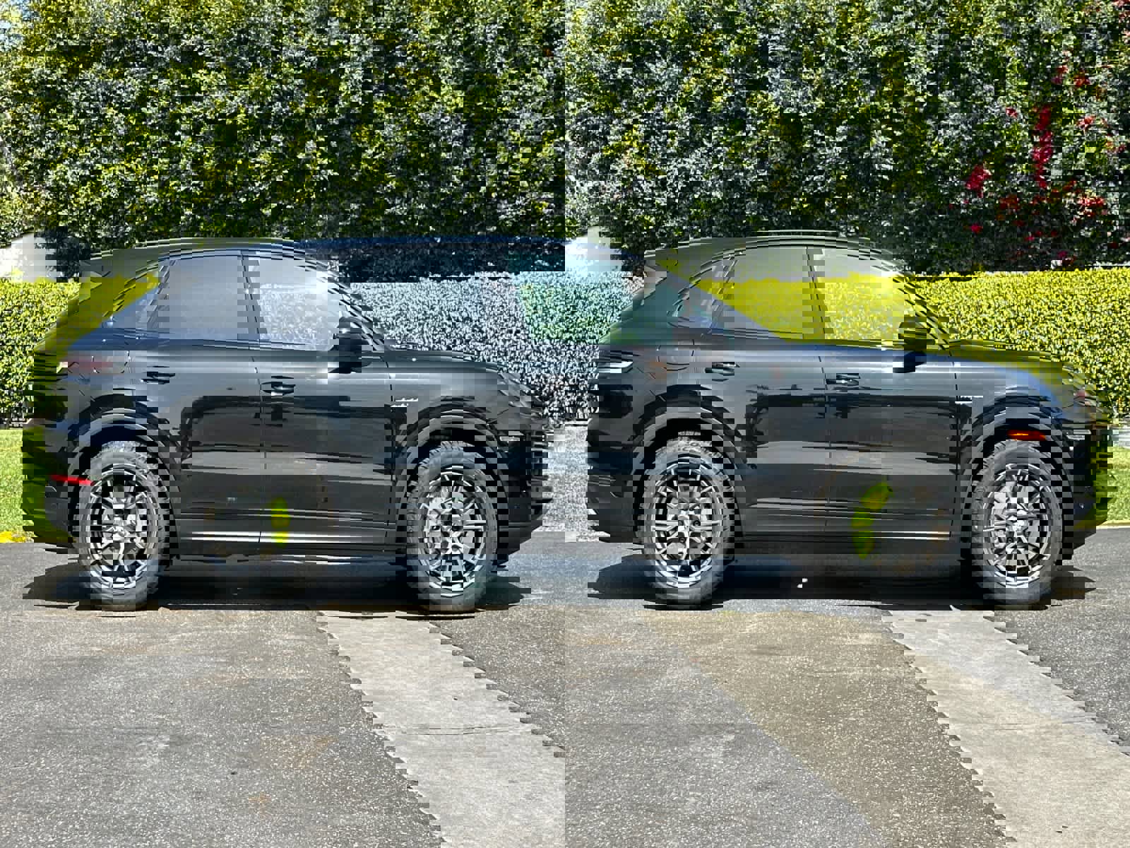 New 2026 Porsche Cayenne E-Hybrid image 9