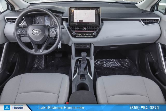 Used 2025 Toyota Corolla Cross L image 18