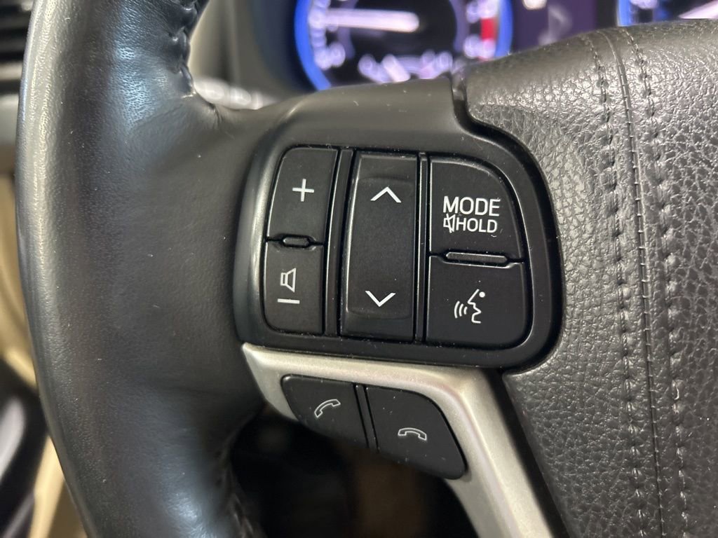 Used 2018 Toyota Highlander Limited Platinum image 14
