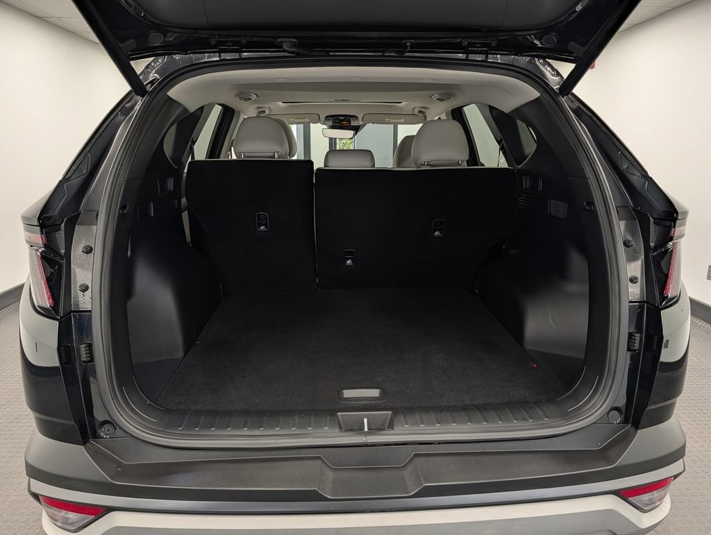 Used 2025 Hyundai Tucson SEL AWD/4WD image 24