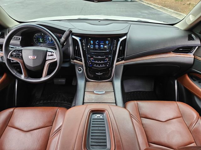 Used 2018 Cadillac Escalade Premium Luxury RWD image 13