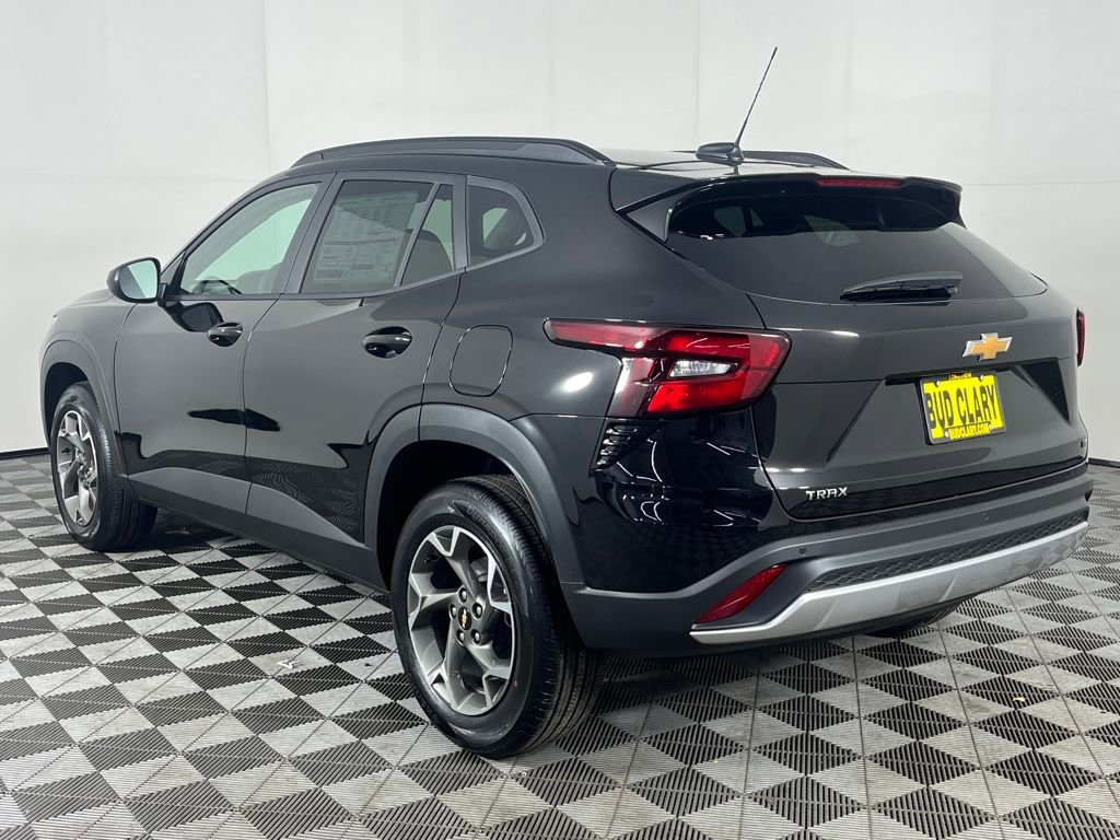 New 2026 Chevrolet Trax LT w/ Driver Confidence Package image 8