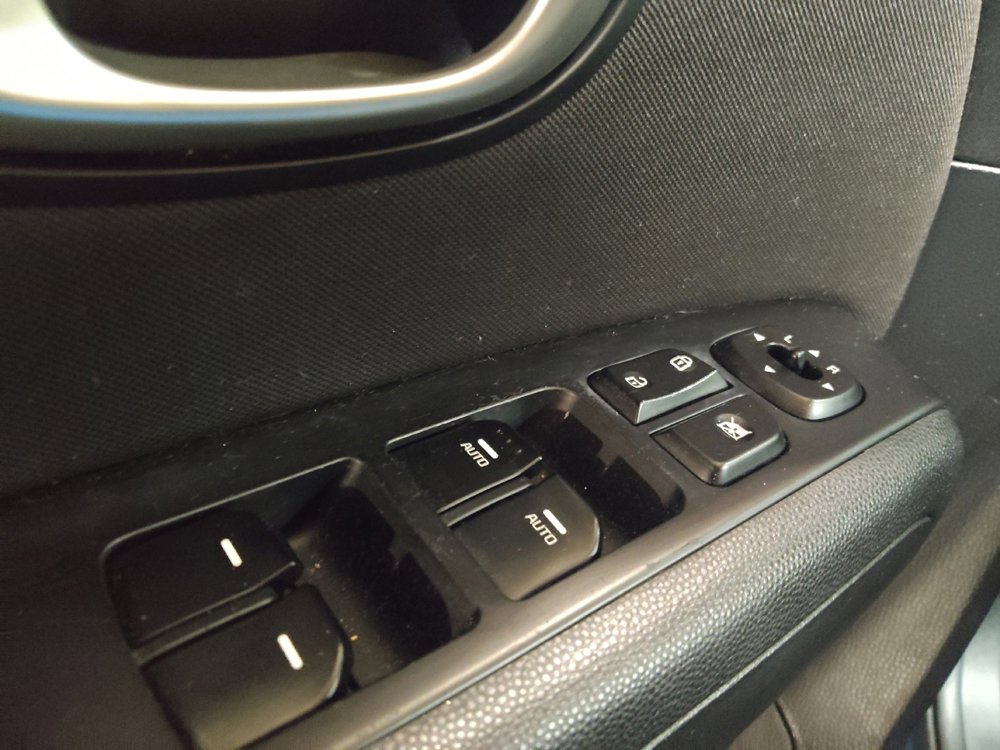 Used 2016 Kia Soul + w/ Designer's Package FWD image 27