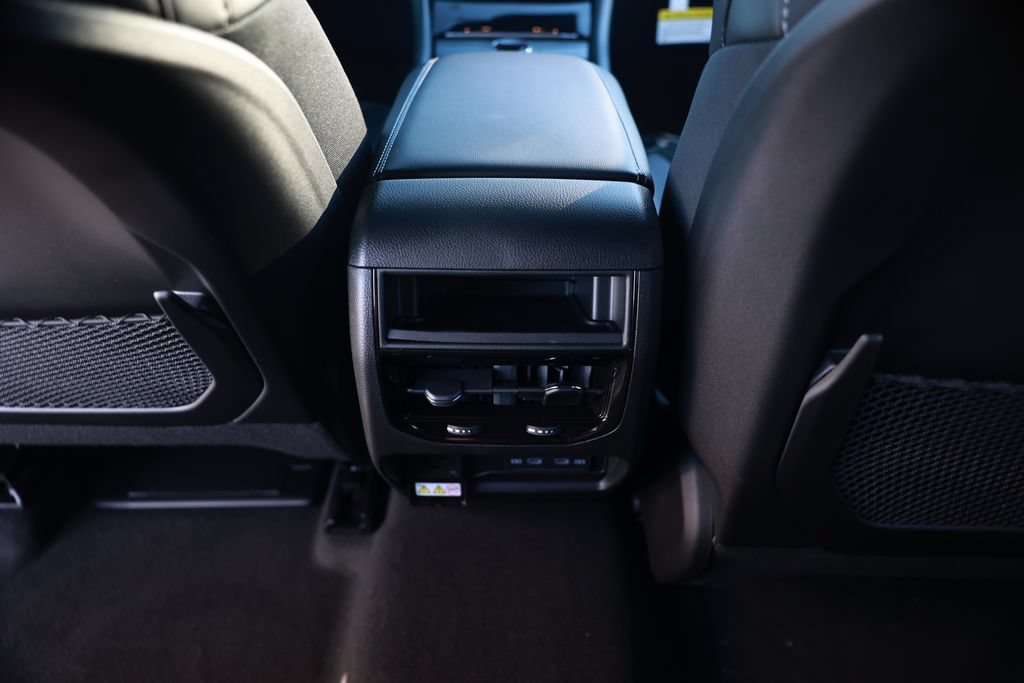 New 2026 Jeep Grand Cherokee Altitude RWD image 28