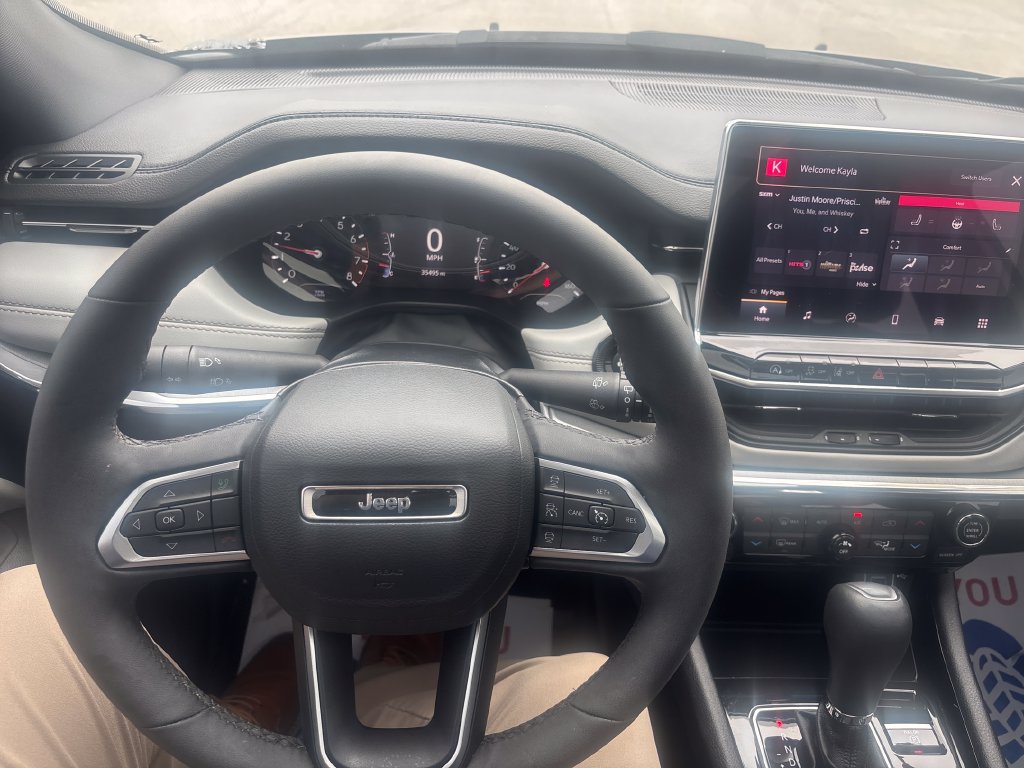 Used 2023 Jeep Compass Limited w/ Sun and Sound Group AWD/4WD image 18