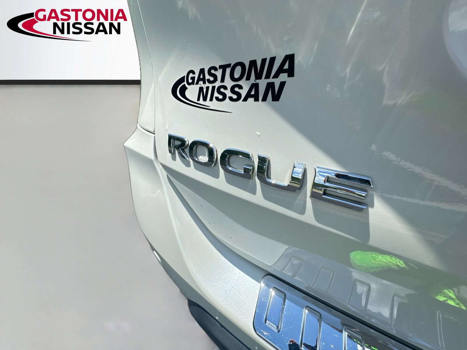 Used 2019 Nissan Rogue SV w/ Premium Package FWD image 43