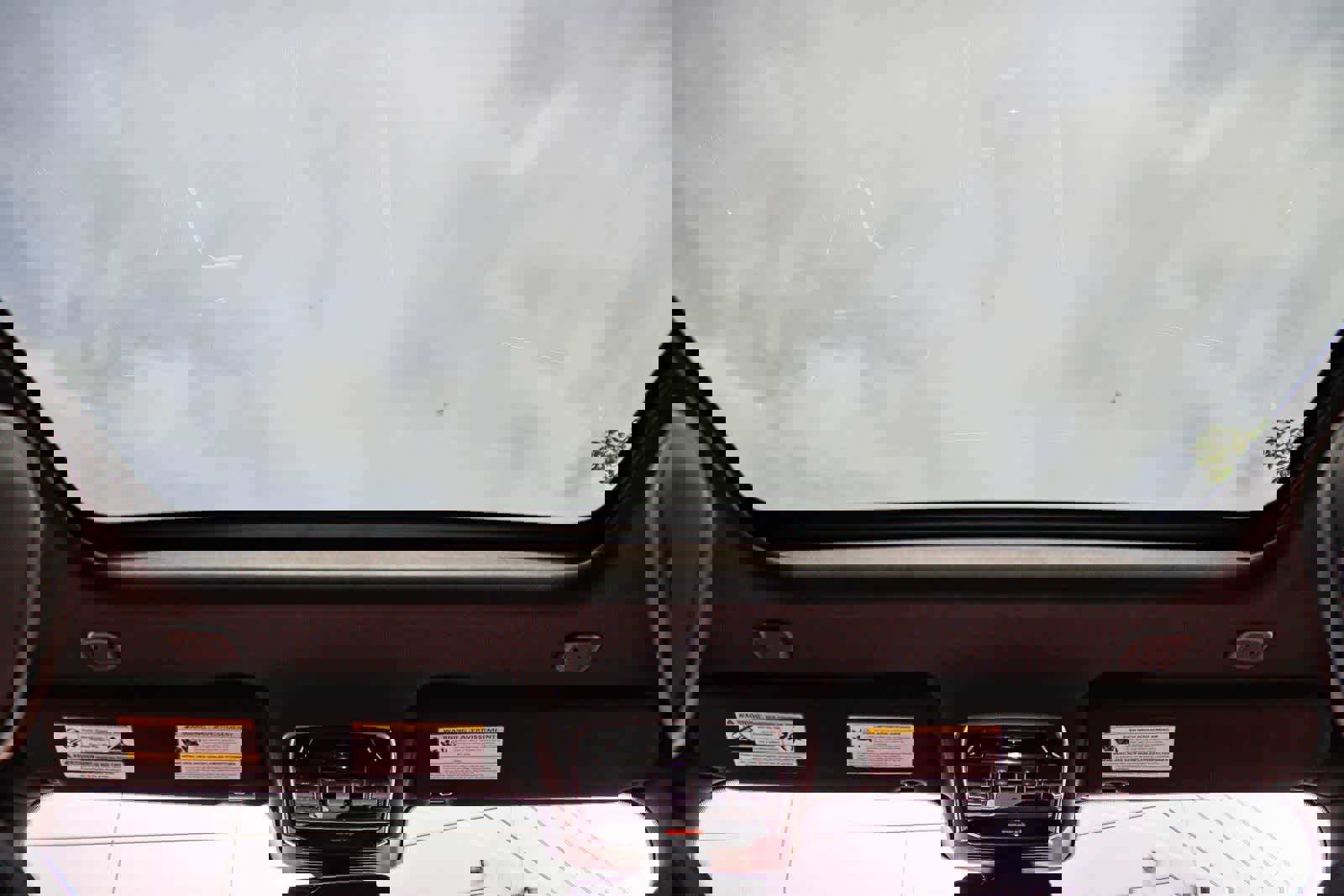 Used 2025 Land Rover Range Rover Sport image 14