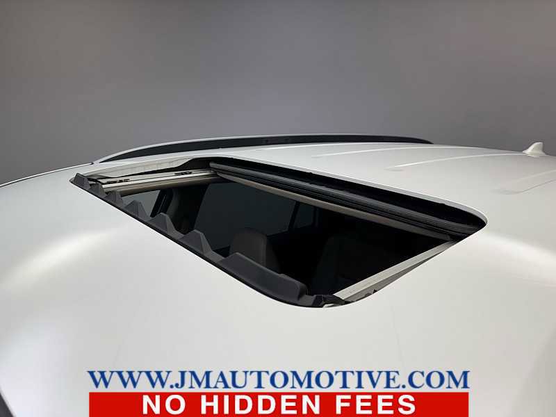 Used 2022 Honda Pilot Touring image 11