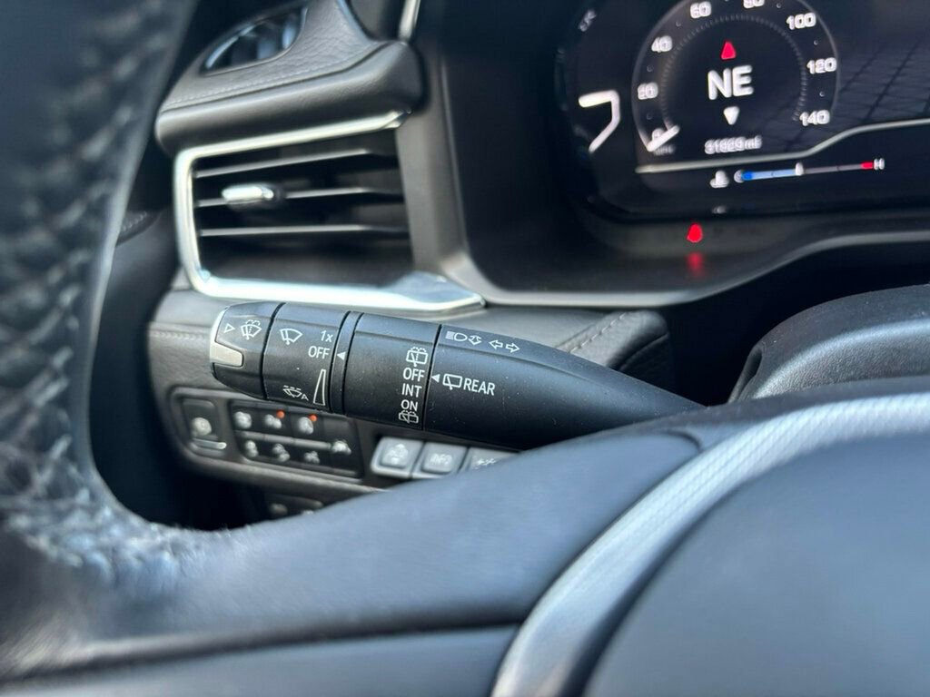 Used 2024 GMC Yukon XL Denali w/ Advanced Technology Package image 39