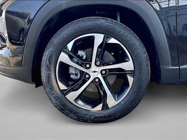 Used 2025 Chevrolet Trax RS FWD image 10