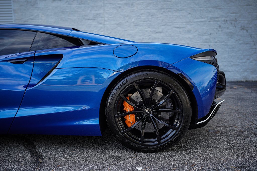 Used 2023 McLaren Artura image 13