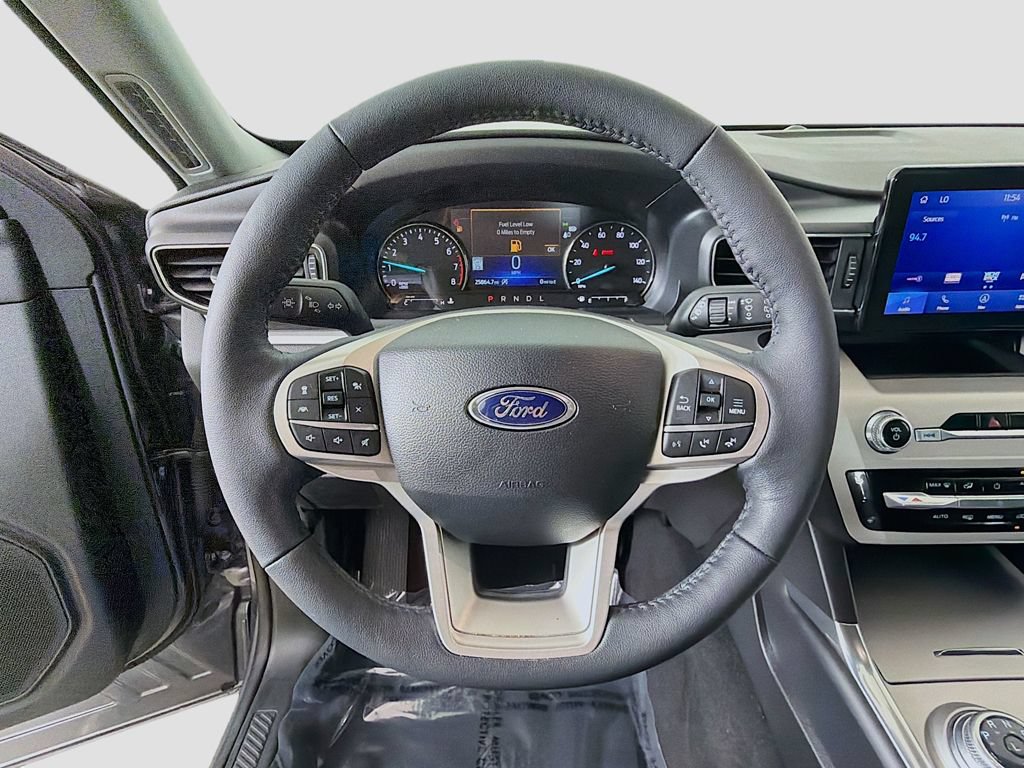 Used 2024 Ford Explorer XLT w/ Equipment Group 202A AWD/4WD image 32