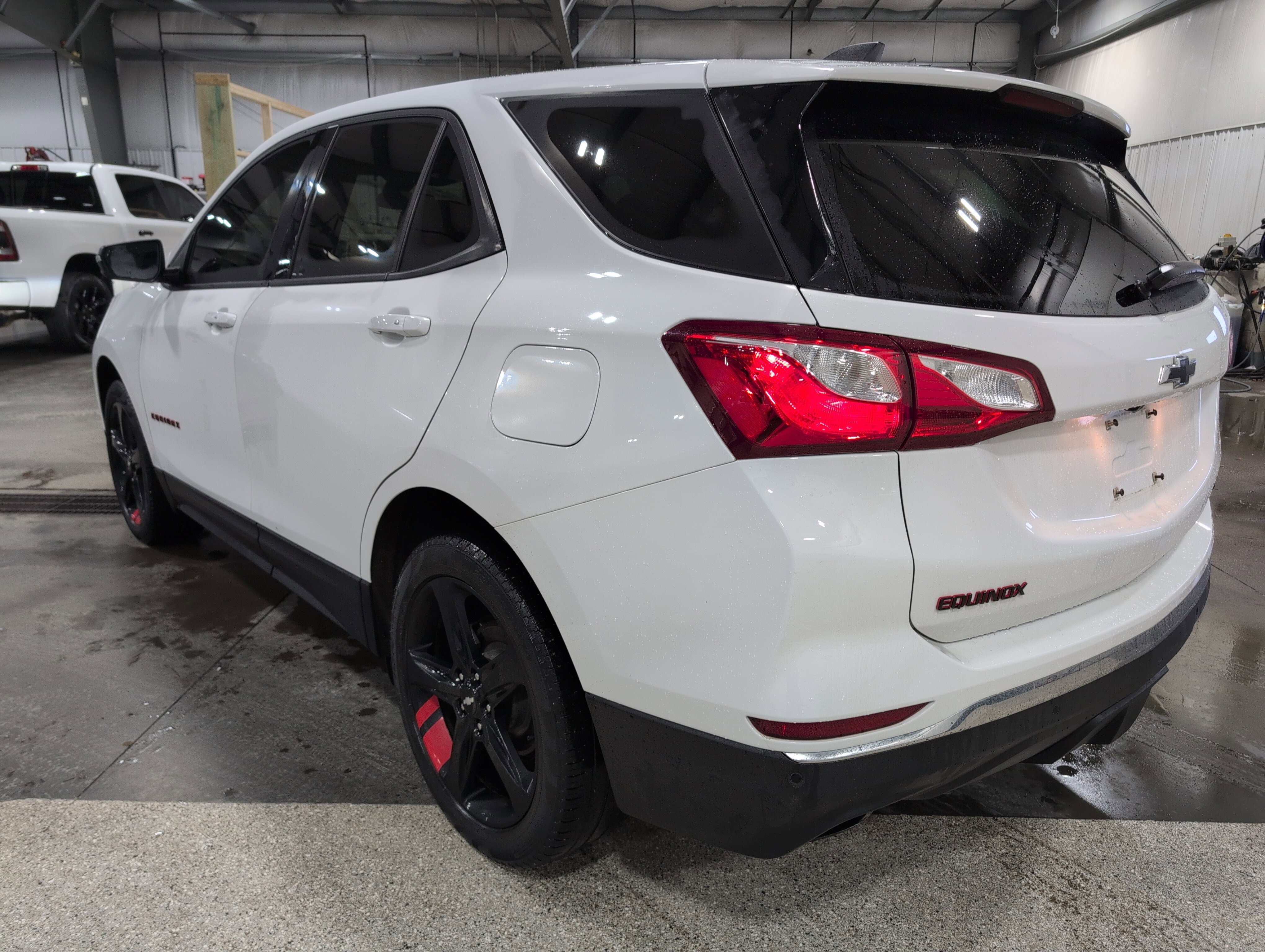 Used 2019 Chevrolet Equinox LT image 3