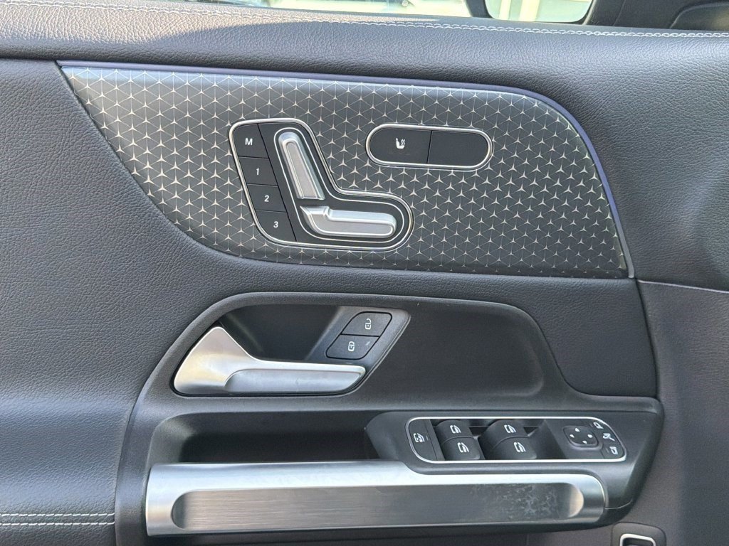 Certified 2025 Mercedes-Benz GLB 250 image 22