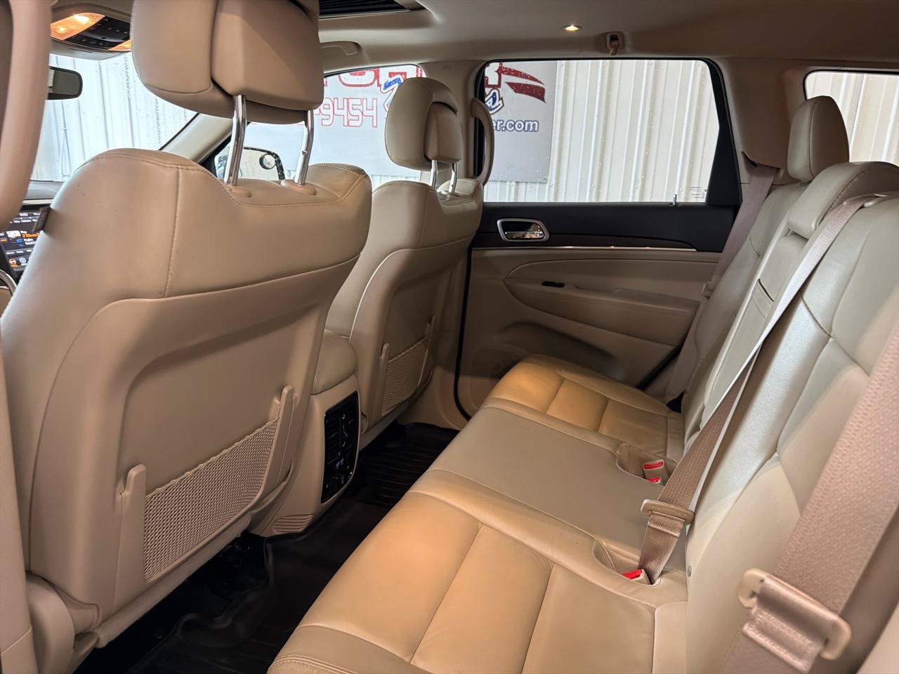 Used 2018 Jeep Grand Cherokee Limited AWD/4WD image 17