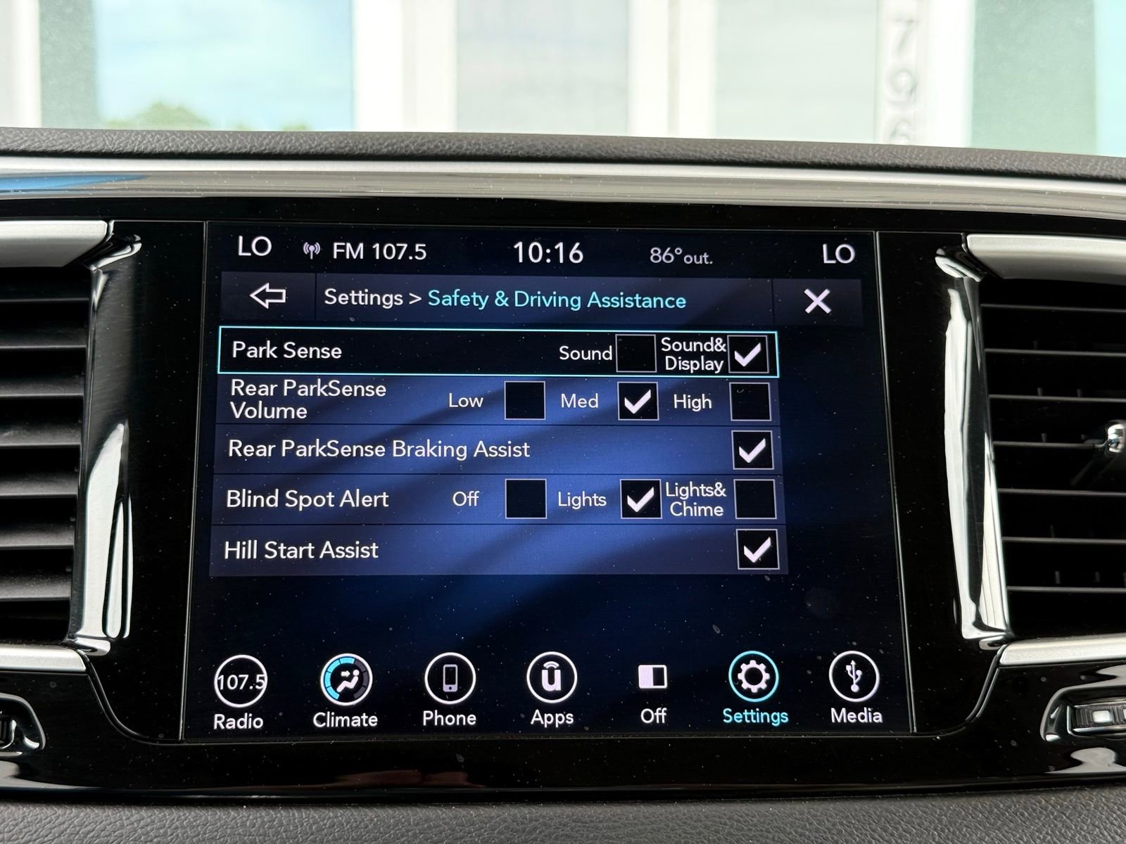 Used 2018 Chrysler Pacifica Touring Plus image 51