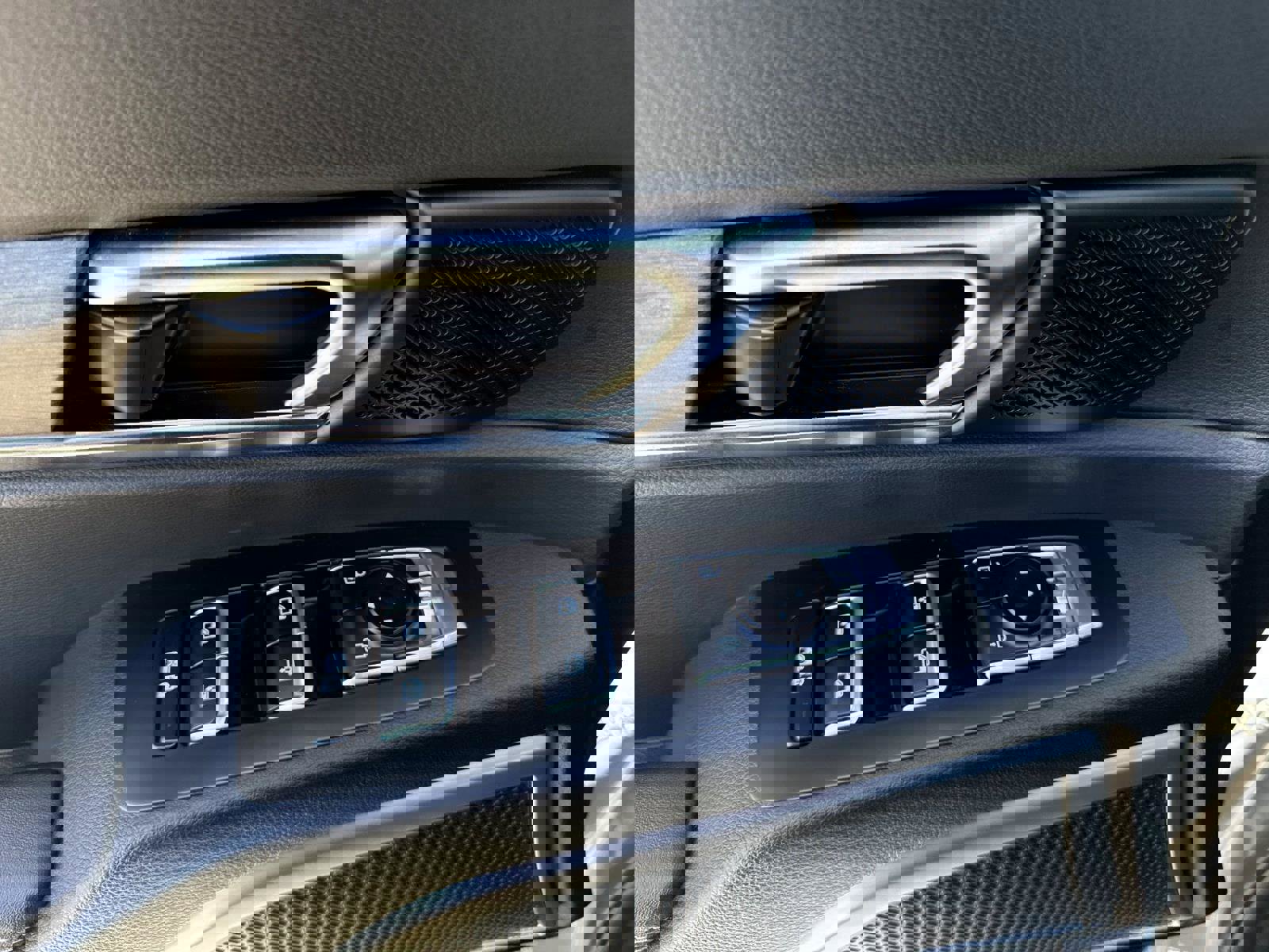 Used 2022 Kia Telluride EX w/ EX Premium Package image 17