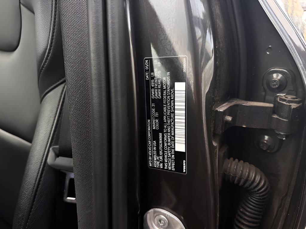 Used 2025 Volvo S60 B5 Core FWD image 24