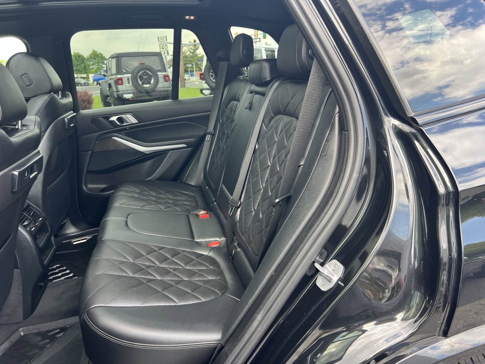 Used 2023 BMW X5 xDrive40i w/ M Sport Package AWD/4WD image 25