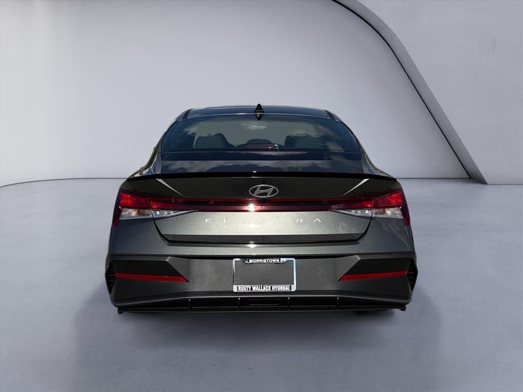 New 2026 Hyundai Elantra SEL Sport FWD image 4