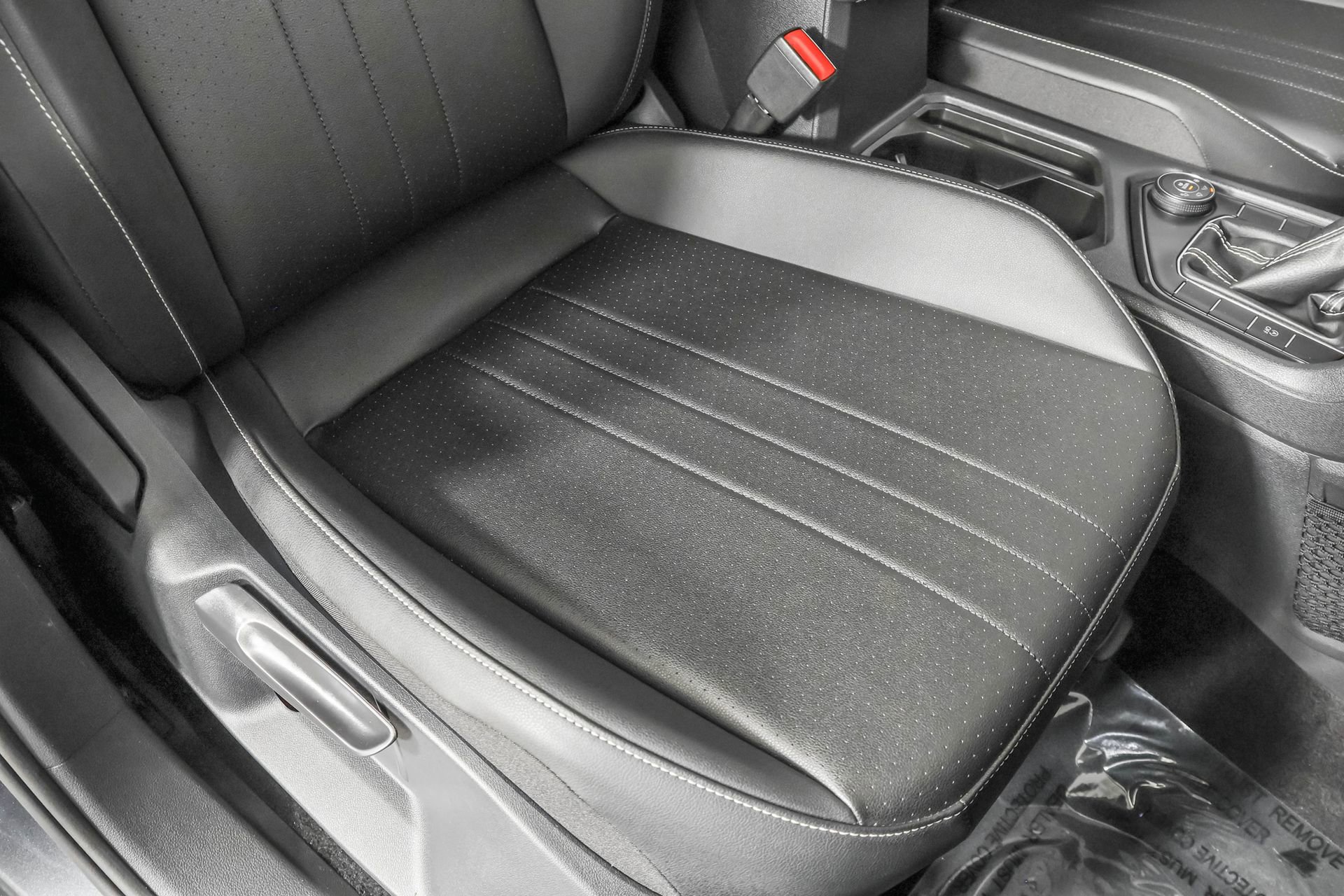 Used 2023 Volkswagen Tiguan SE image 45