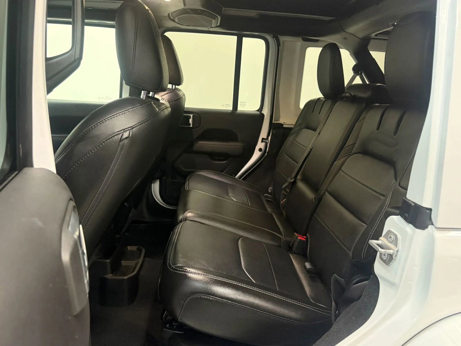 Used 2023 Jeep Wrangler Unlimited Sahara w/ Cold Weather Group image 17