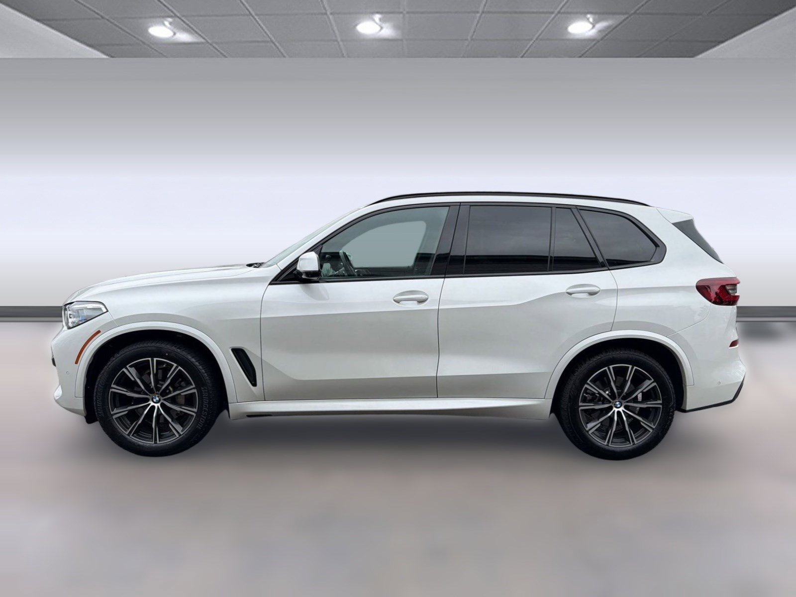 Used 2023 BMW X5 xDrive40i w/ Executive Package AWD/4WD image 2