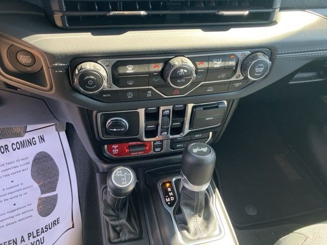 Certified 2025 Jeep Wrangler Unlimited Rubicon AWD/4WD image 19