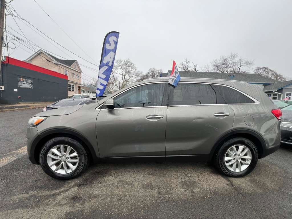 Used 2016 Kia Sorento LX w/ LX Convenience Package image 6