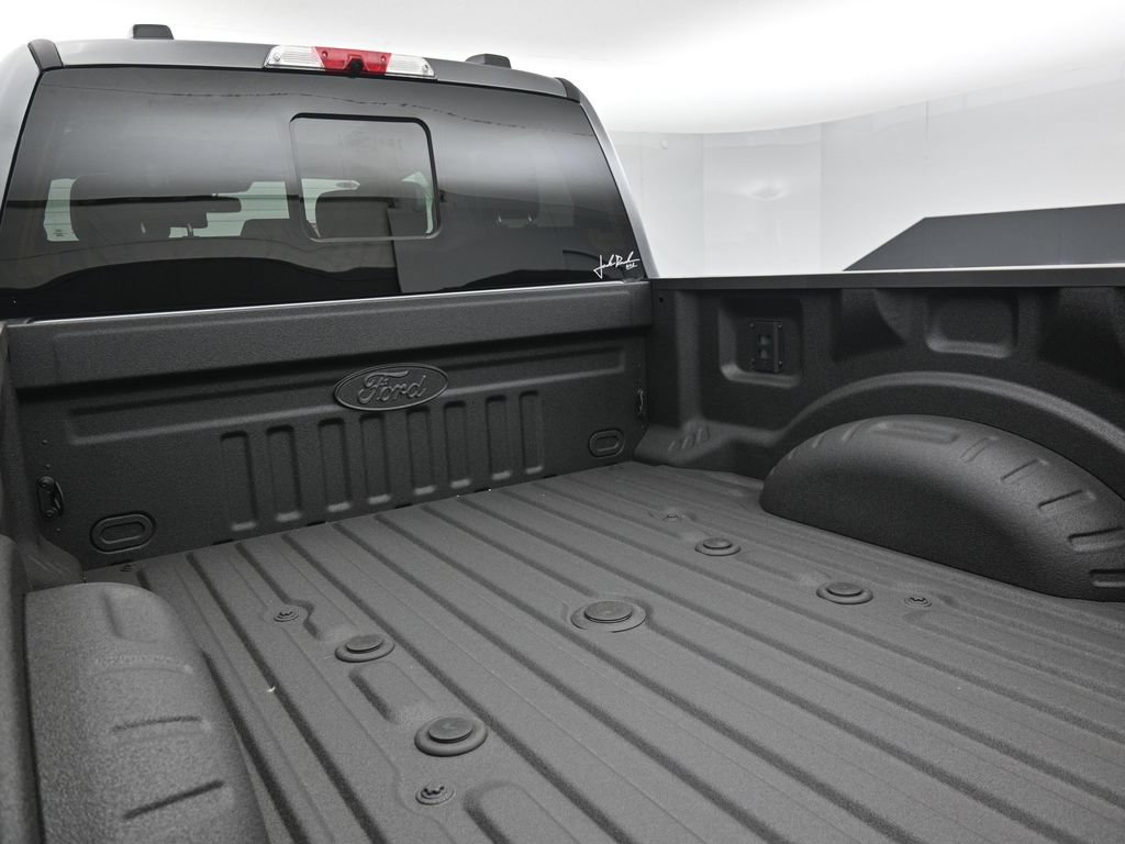 New 2026 Ford F250 Lariat w/ Black Appearance Package AWD/4WD image 24