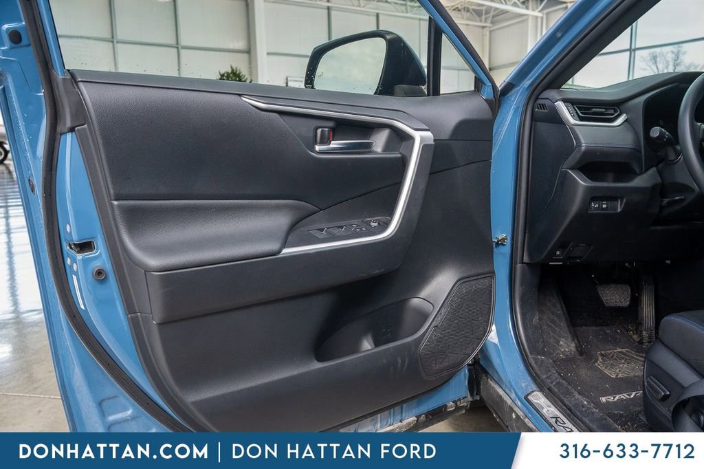 Used 2024 Toyota RAV4 SE image 14