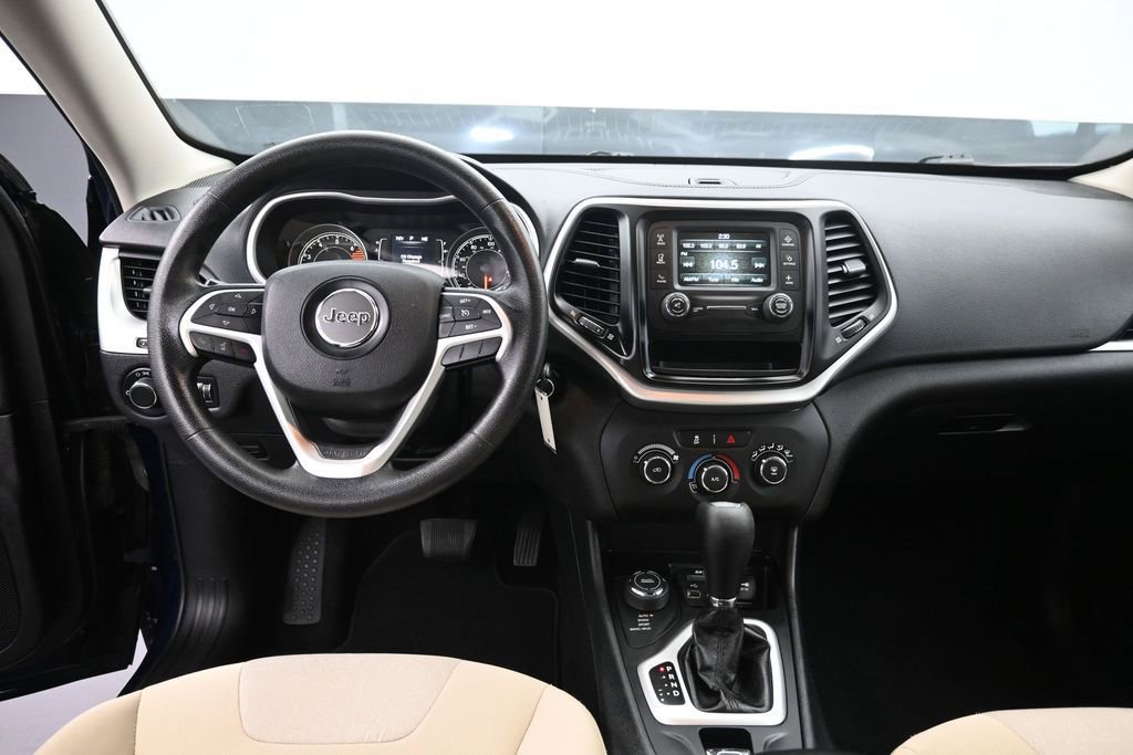 Used 2016 Jeep Cherokee Sport AWD/4WD image 11