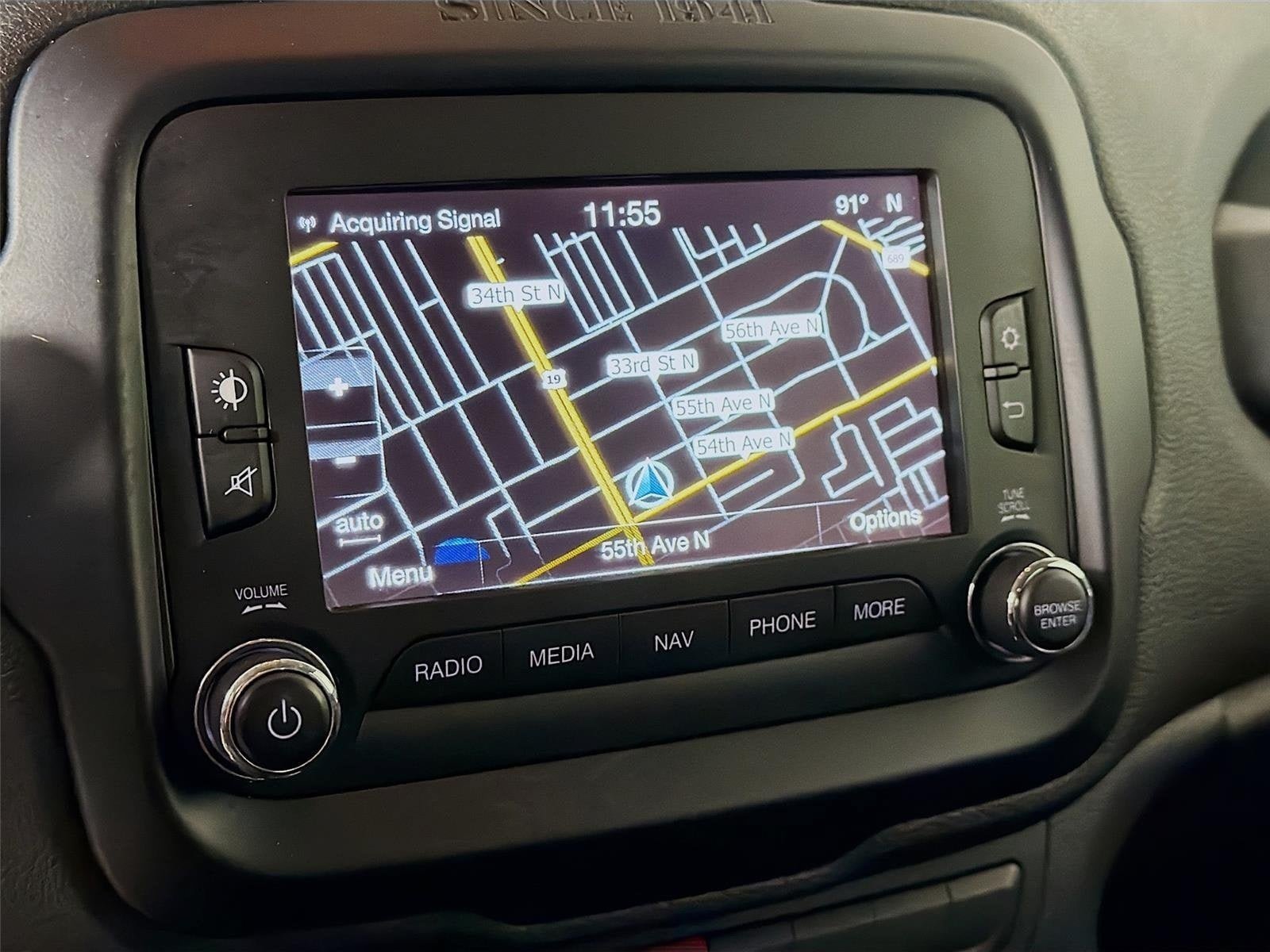 Used 2015 Jeep Renegade Latitude FWD image 15