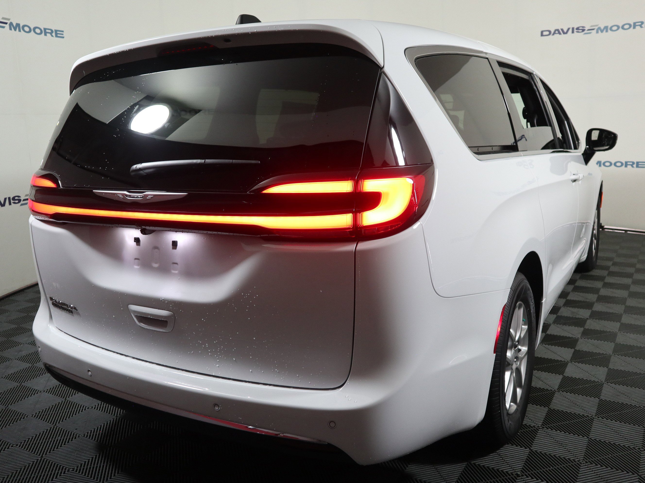New 2026 Chrysler Pacifica Select image 6