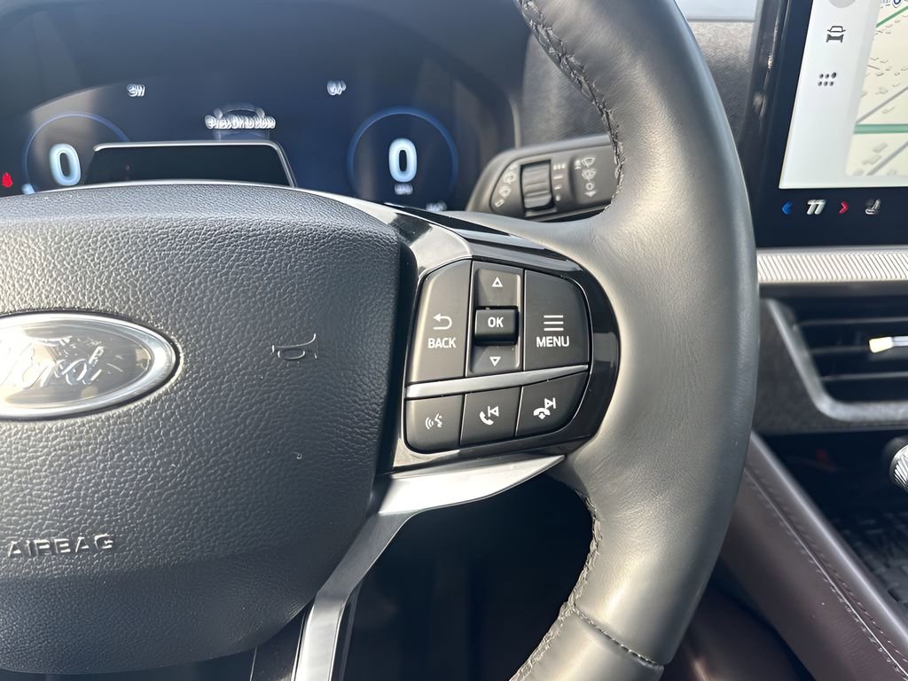 Used 2025 Ford Explorer Platinum image 19