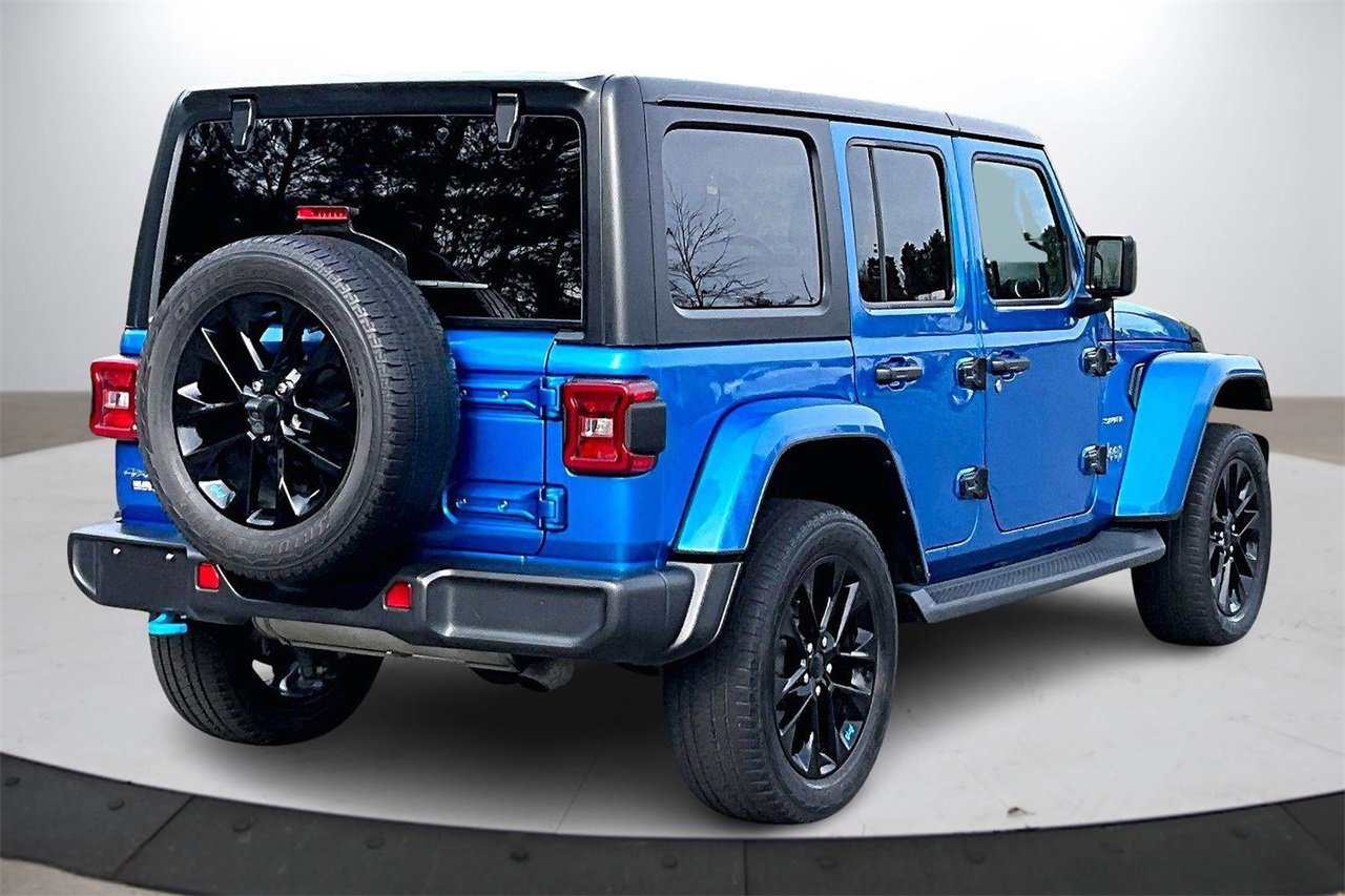 Used 2022 Jeep Wrangler Unlimited Sahara image 9