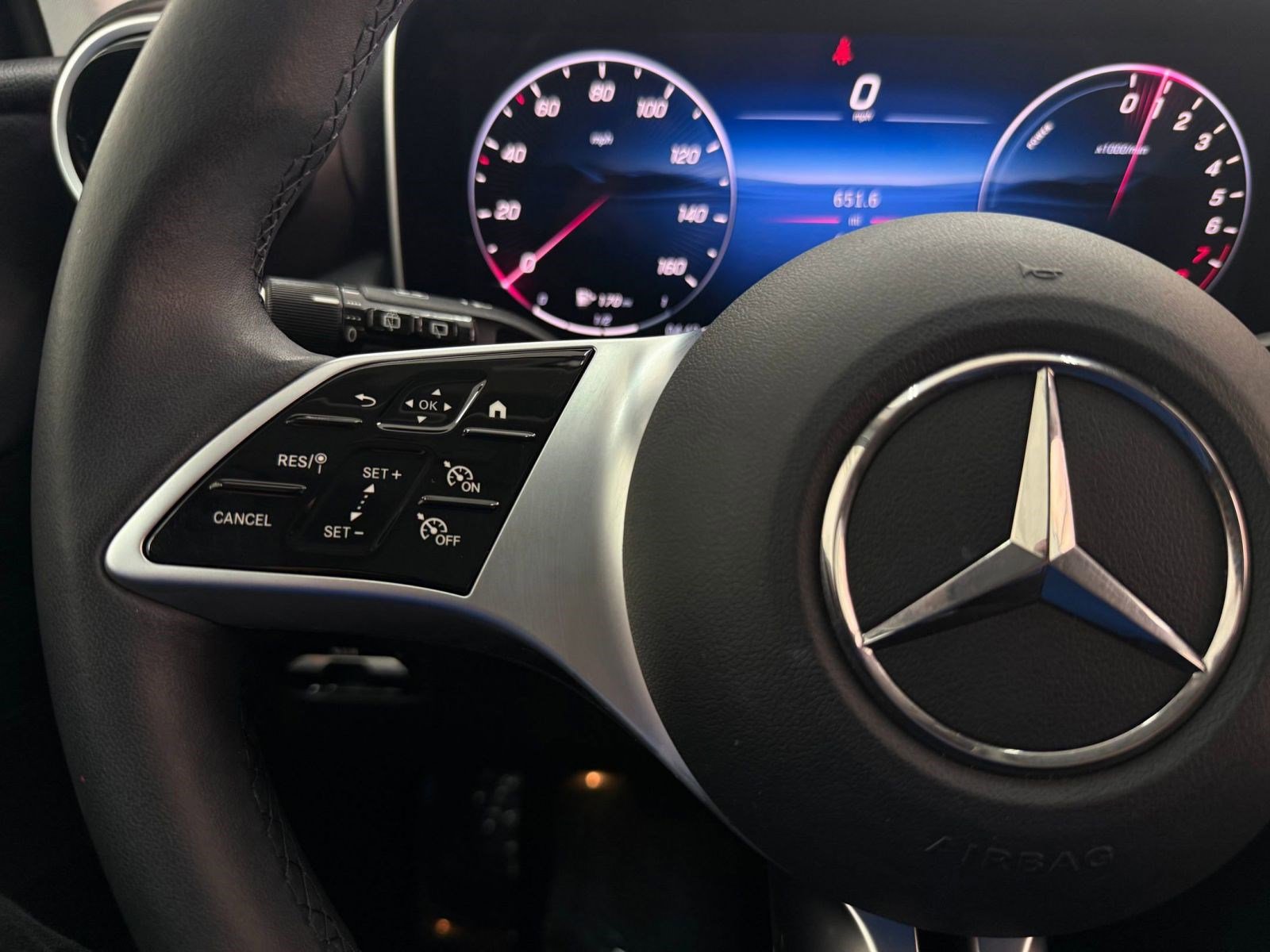 Used 2025 Mercedes-Benz GLC 350e 4MATIC image 15