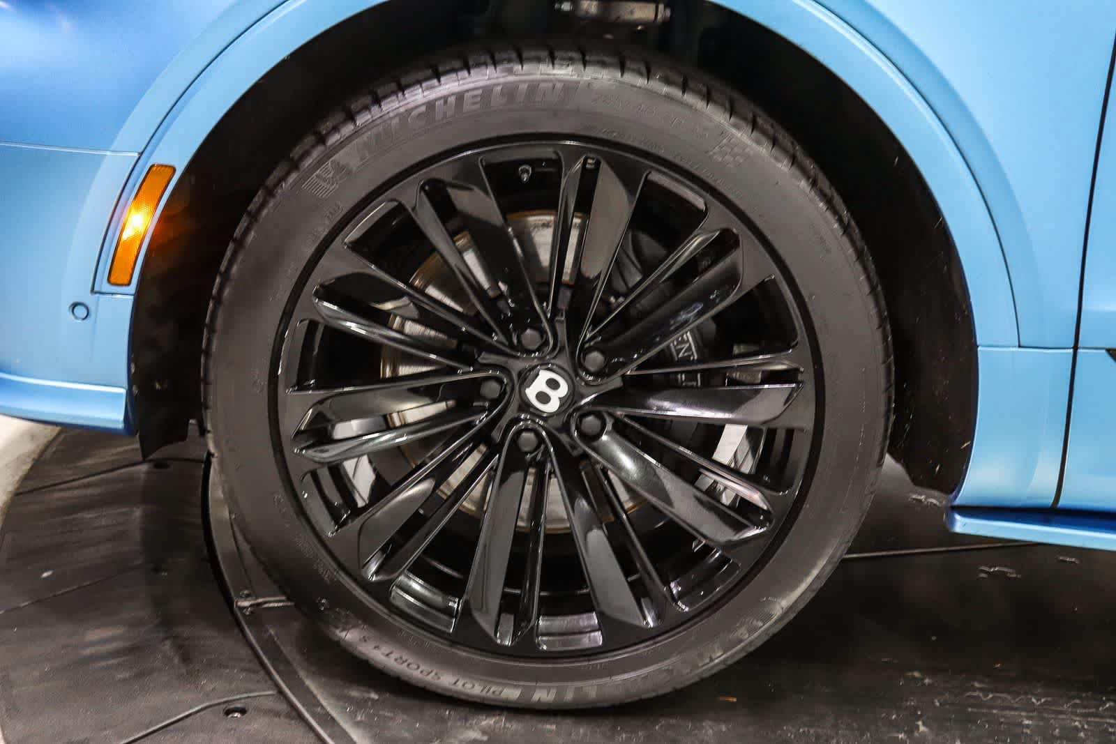 Used 2022 Bentley Bentayga Speed AWD/4WD image 9