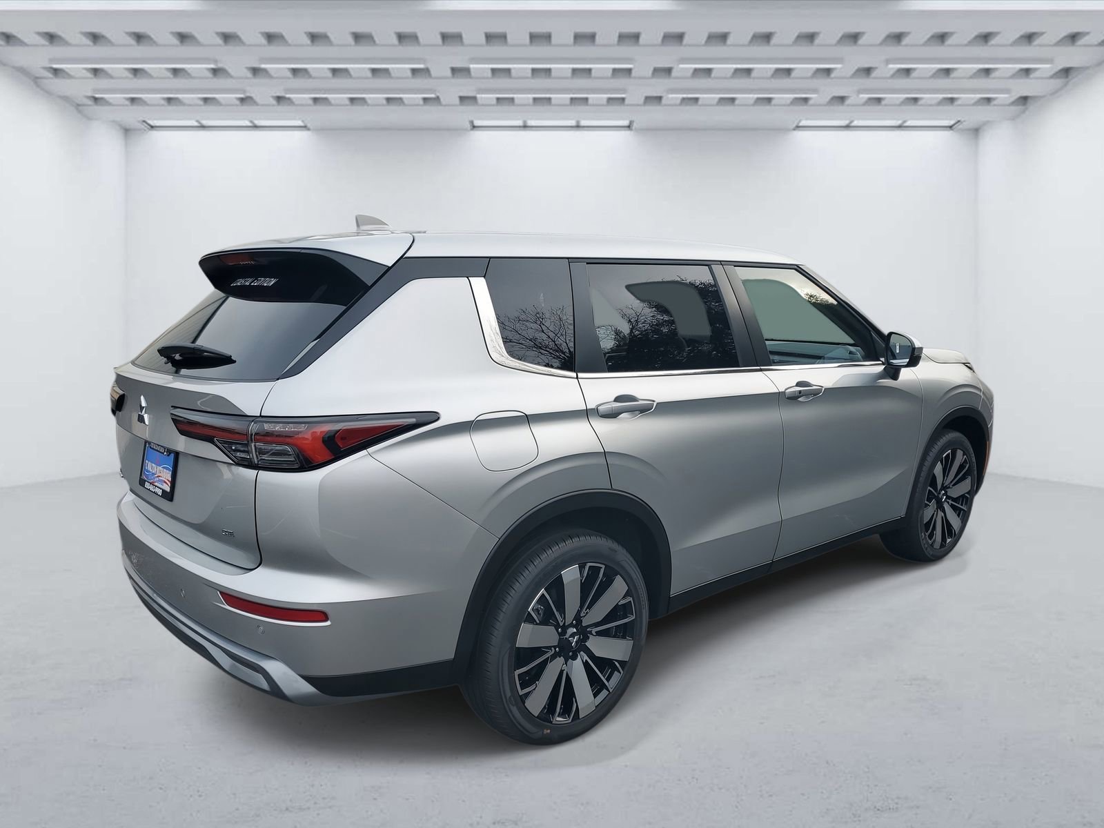New 2026 Mitsubishi Outlander SE image 4