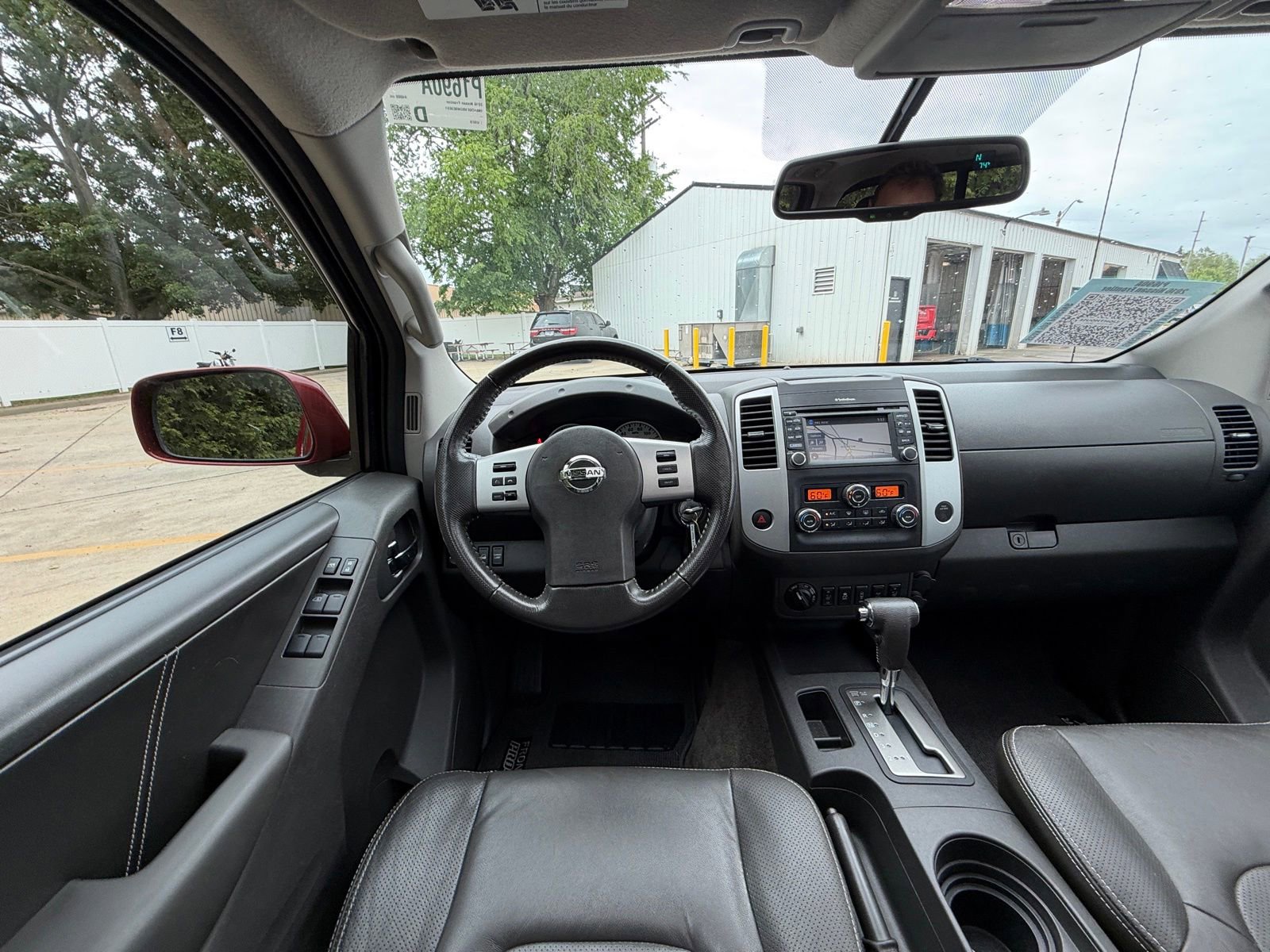 Used 2016 Nissan Frontier PRO-4X w/ Pro-4x Luxury Package AWD/4WD image 2